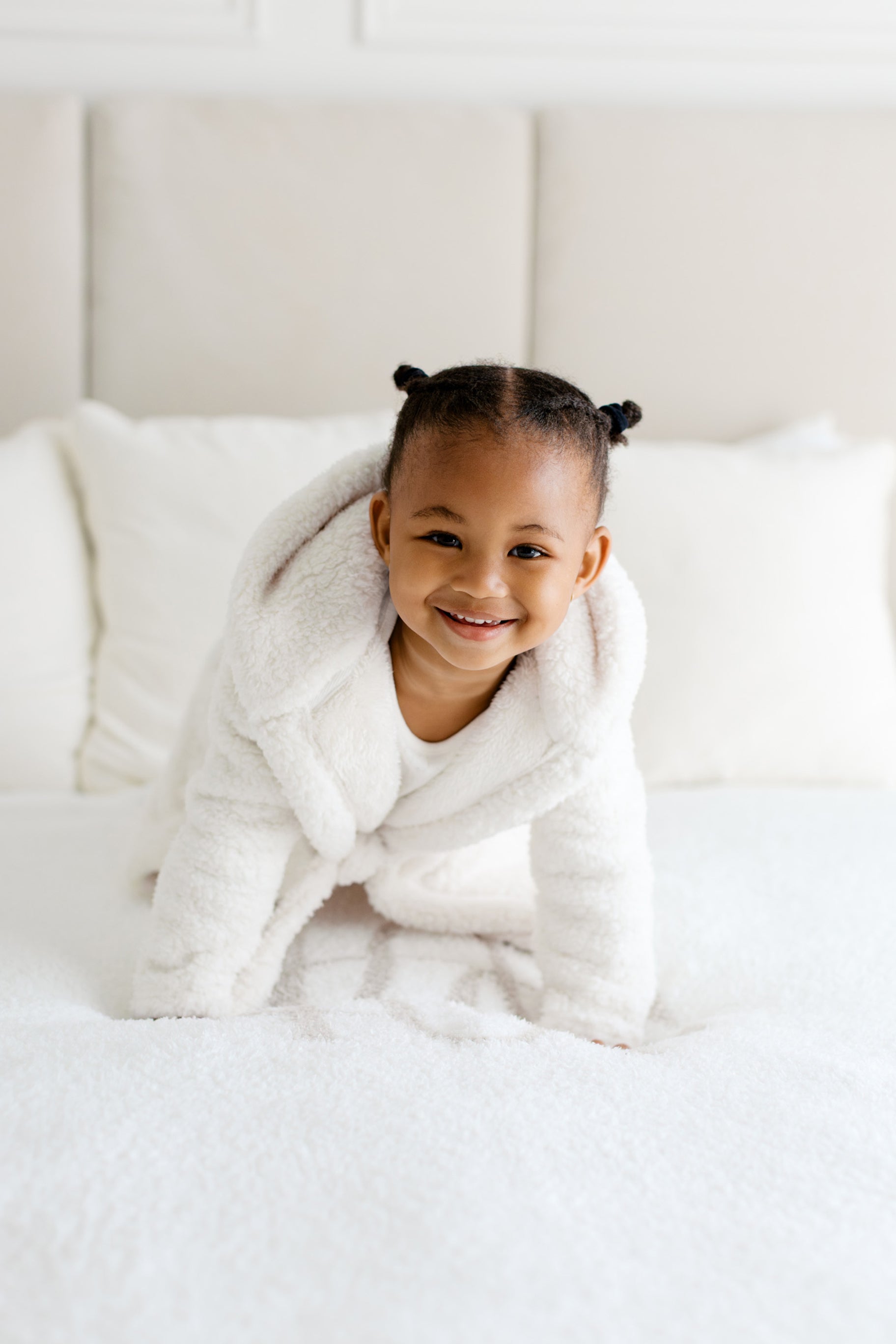The Kids Chasa Robe