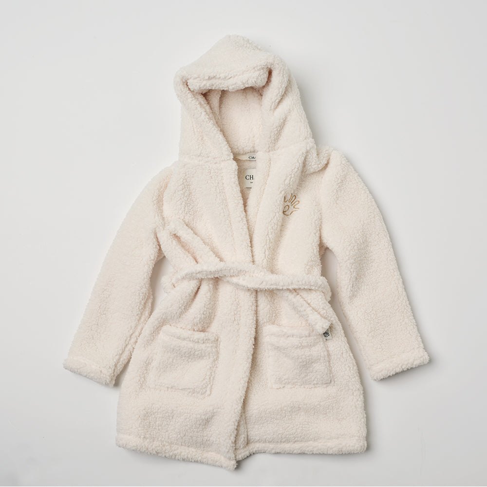 The Kids Chasa Robe