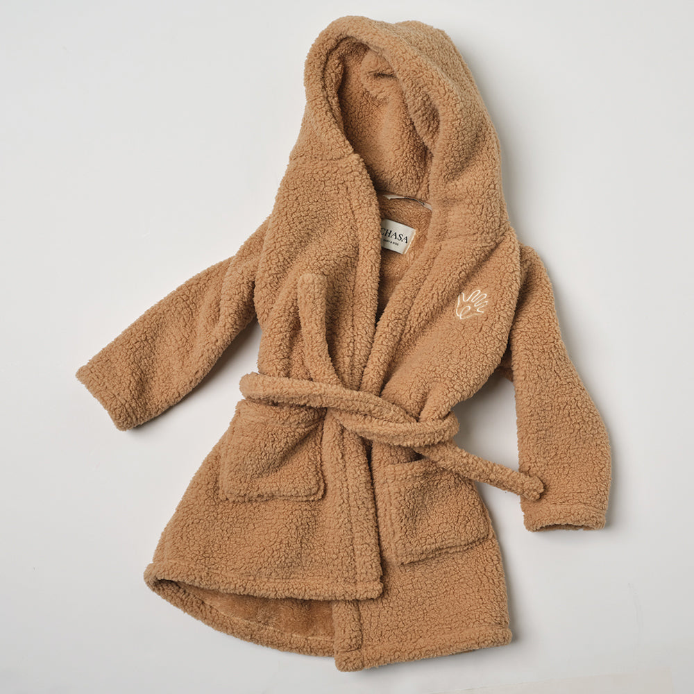 The Kids Chasa Robe