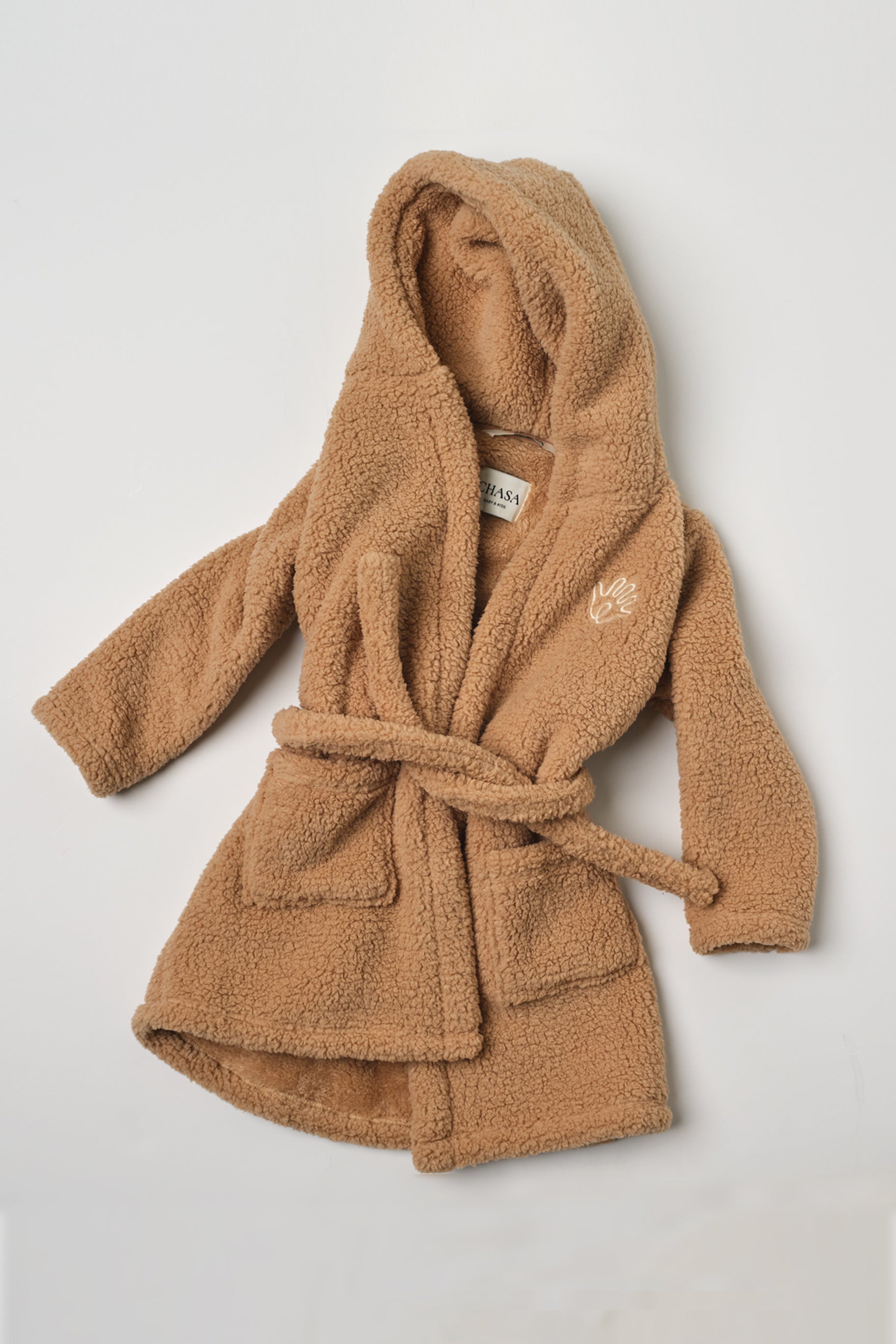 The Kids Chasa Robe