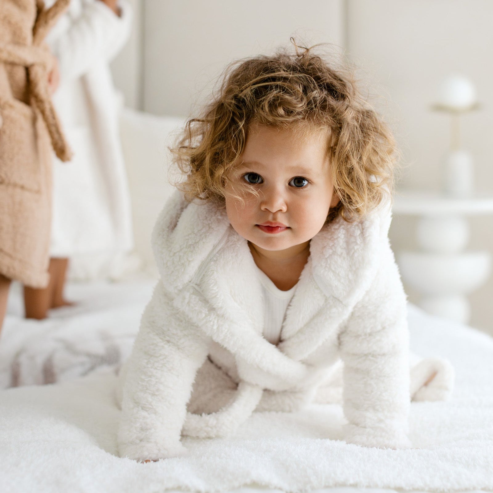The Kids Chasa Robe