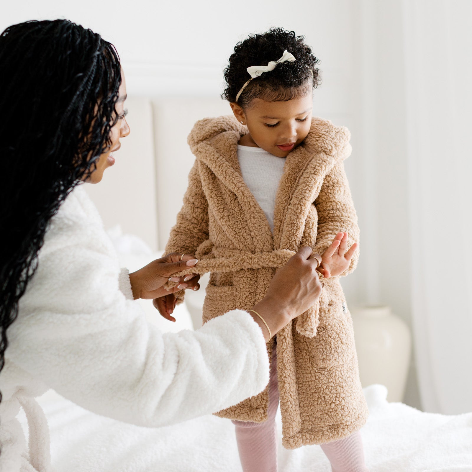 The Kids Chasa Robe